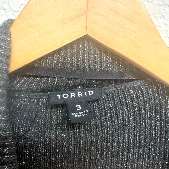 *Torrid Metallic Drape Front Black and Silver Sparkle Cardigan Sweater size 3 - Picture 2 of 5